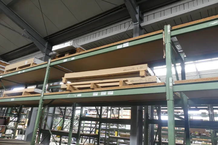 Kermi - Heizk. Therm X2 Profil-V Typ 22, BH 500, BL 1800 mm/BL 2000 mm, weiß, AG links Umfang: Palette mit Inhalt, Ebene 3